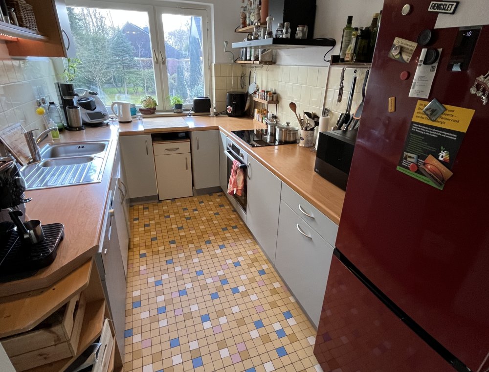 Küche (Geräte nicht inkl.)