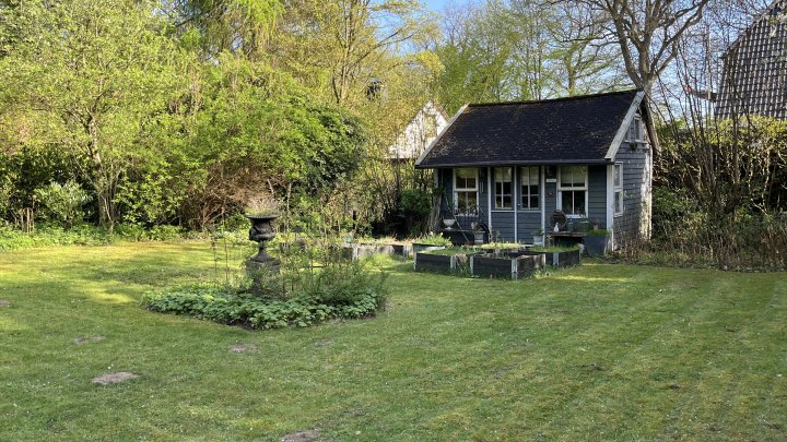 Keine Käufercourtage - Liebevoll gestaltetes Zuhause mit Garten wie ein kleiner Park